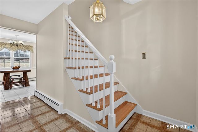 15 Oak Hollow Road, Branford, CT 06405