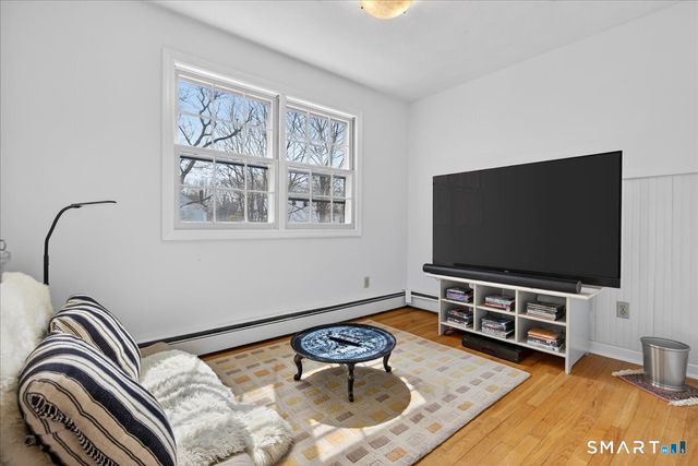 15 Oak Hollow Road, Branford, CT 06405