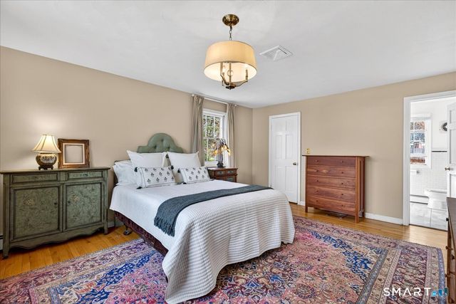 15 Oak Hollow Road, Branford, CT 06405