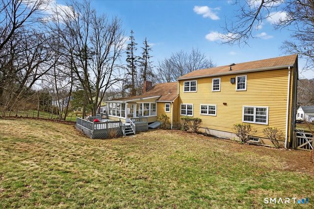 15 Oak Hollow Road, Branford, CT 06405