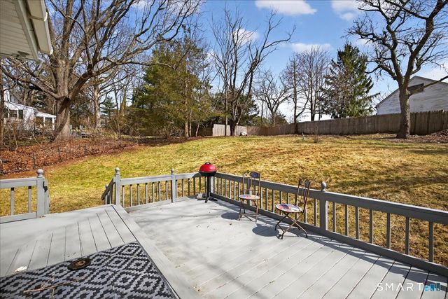 15 Oak Hollow Road, Branford, CT 06405