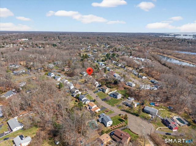 15 Oak Hollow Road, Branford, CT 06405