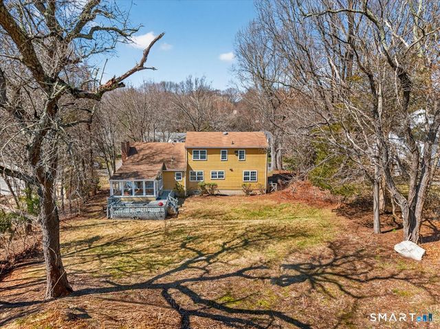 15 Oak Hollow Road, Branford, CT 06405