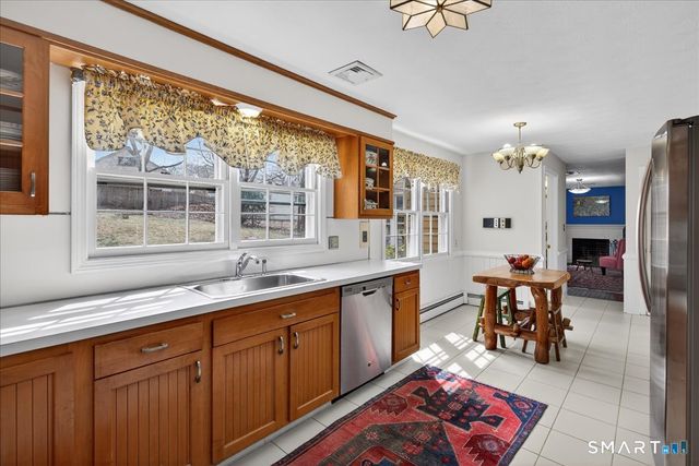 15 Oak Hollow Road, Branford, CT 06405