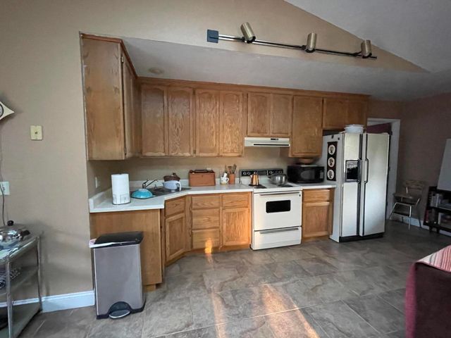 2890 Balaton Avenue, Redding, CA 96001