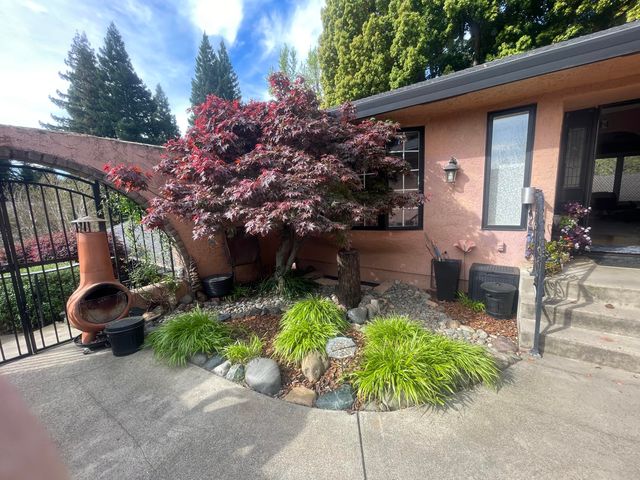 2890 Balaton Avenue, Redding, CA 96001