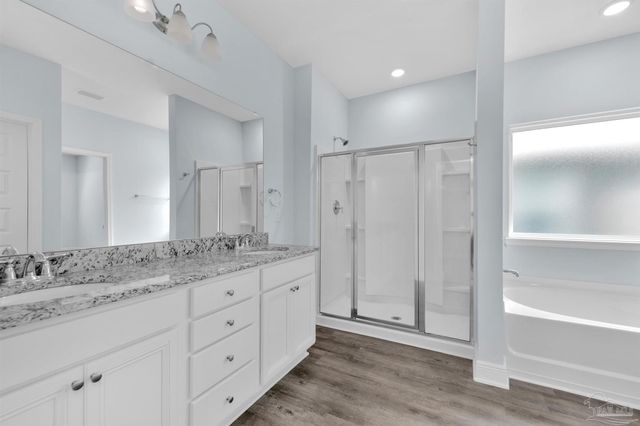 3846 Hawks Landing Cir, Pace, FL 32571