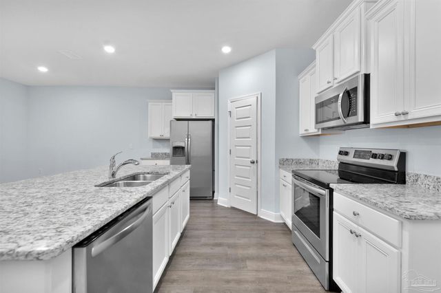 3846 Hawks Landing Cir, Pace, FL 32571