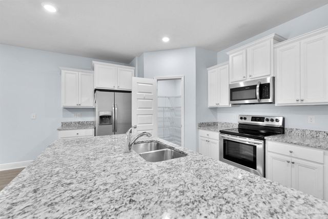 3846 Hawks Landing Cir, Pace, FL 32571