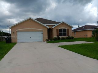 2257 SW Import Dr, Port St. Lucie, FL 34953