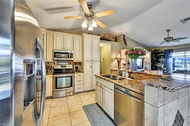 2442 SW Embers TER, Cape Coral, FL 33991
