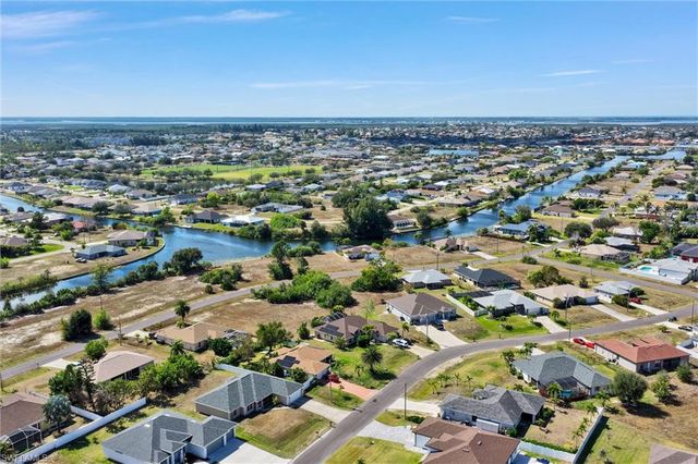 2442 SW Embers TER, Cape Coral, FL 33991