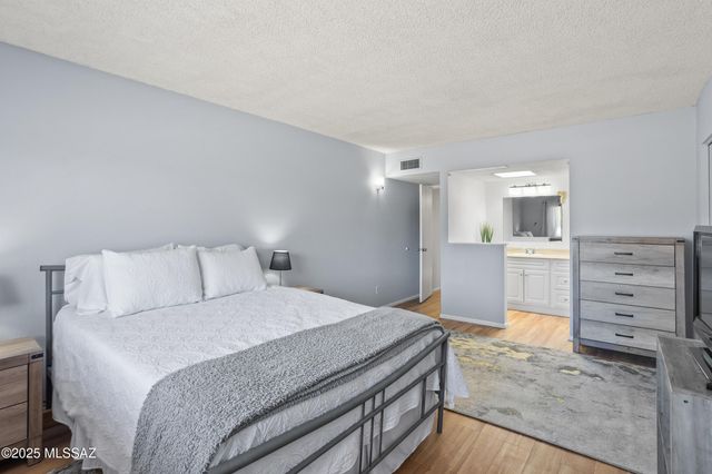 8341 E Via Arboleda, Tucson, AZ 85710