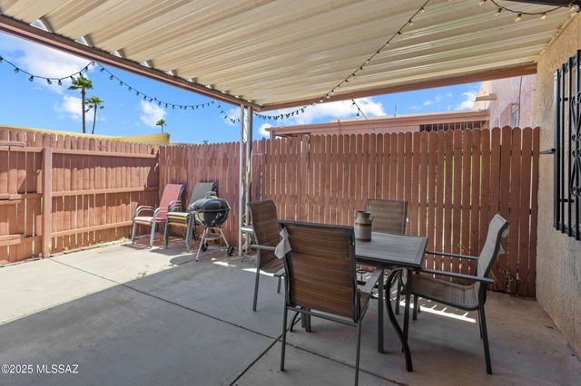 8341 E Via Arboleda, Tucson, AZ 85710