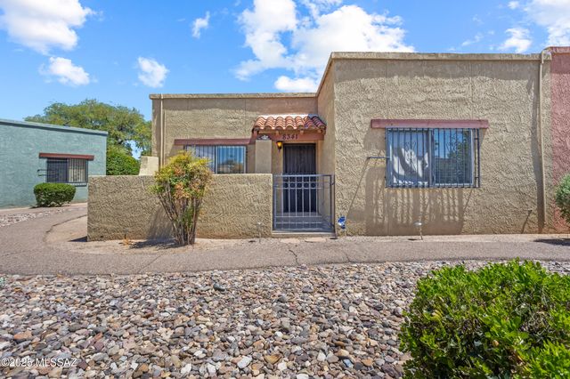 8341 E Via Arboleda, Tucson, AZ 85710