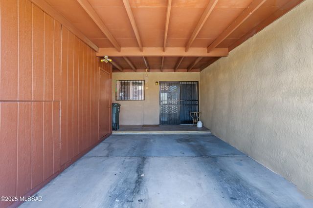8341 E Via Arboleda, Tucson, AZ 85710