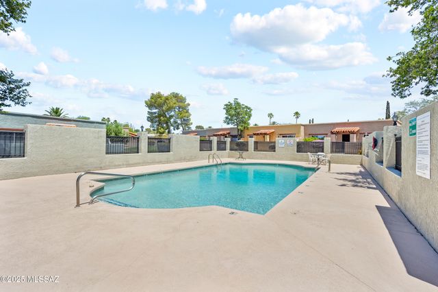 8341 E Via Arboleda, Tucson, AZ 85710