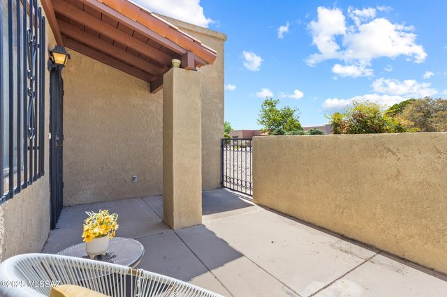 8341 E Via Arboleda, Tucson, AZ 85710