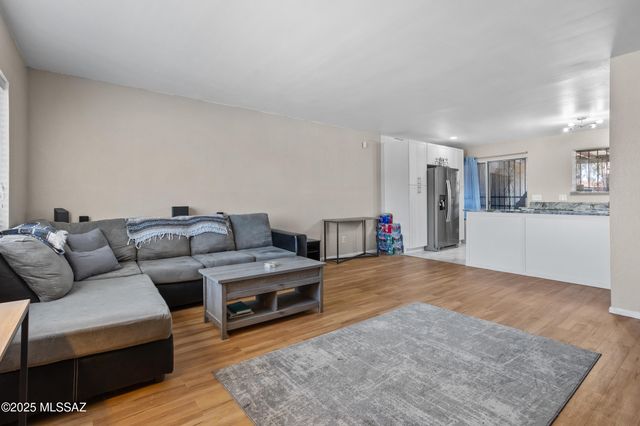 8341 E Via Arboleda, Tucson, AZ 85710