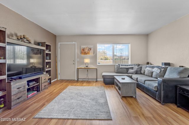 8341 E Via Arboleda, Tucson, AZ 85710