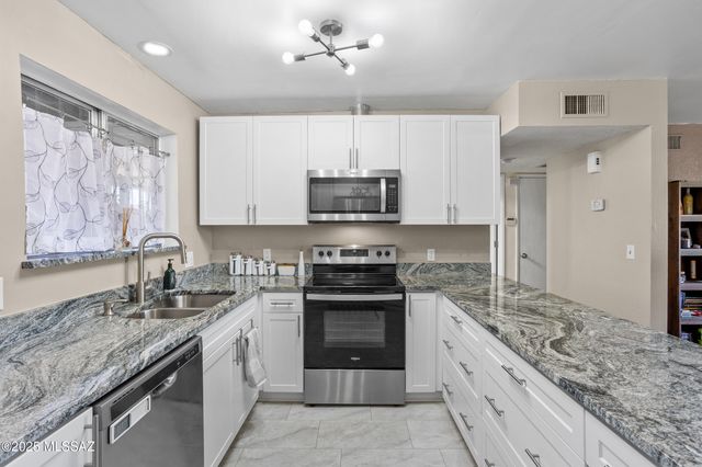 8341 E Via Arboleda, Tucson, AZ 85710