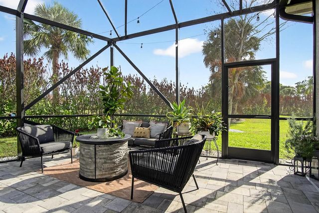 1433 SW Osprey Cove, Port St. Lucie, FL 34986