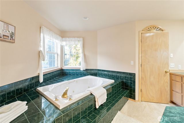 4829 66th Avenue NE, Marysville, WA 98270