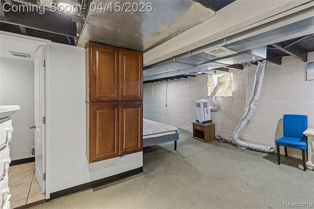 11429 E 8 Mile Road, Warren, MI 48089