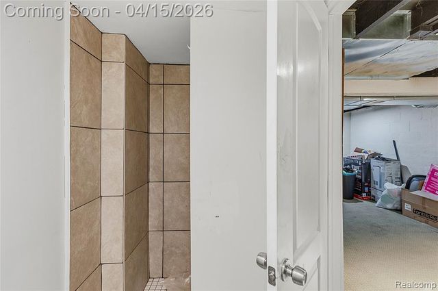 11429 E 8 Mile Road, Warren, MI 48089