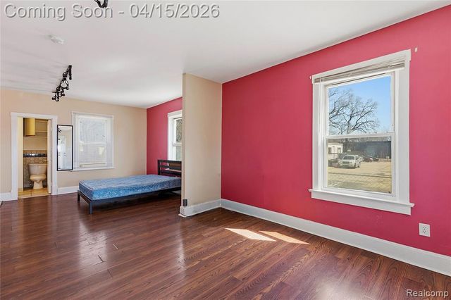 11429 E 8 Mile Road, Warren, MI 48089