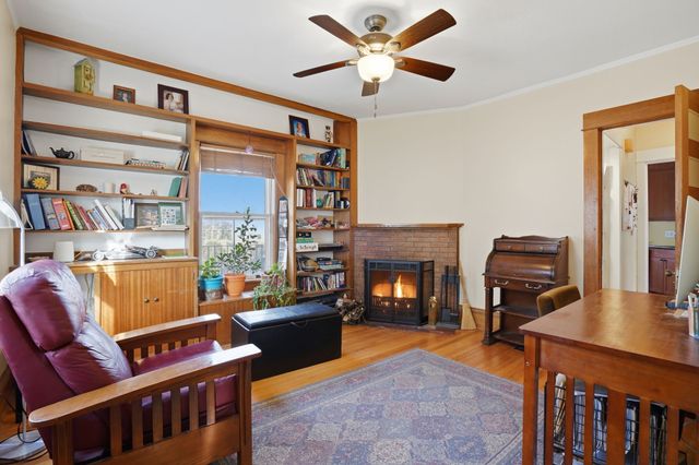 1128 44th Street, Des Moines, IA 50311