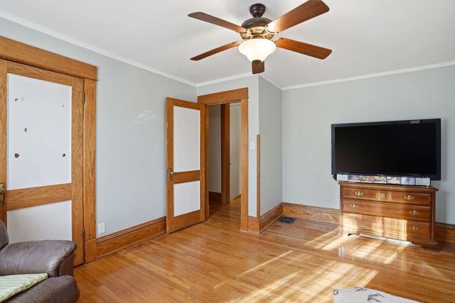 1128 44th Street, Des Moines, IA 50311