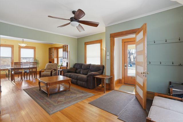 1128 44th Street, Des Moines, IA 50311