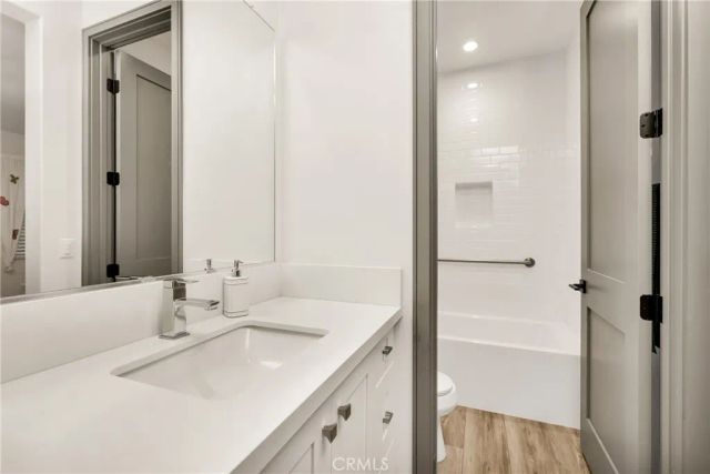 10 Ocean Place, Seal Beach, CA 90740