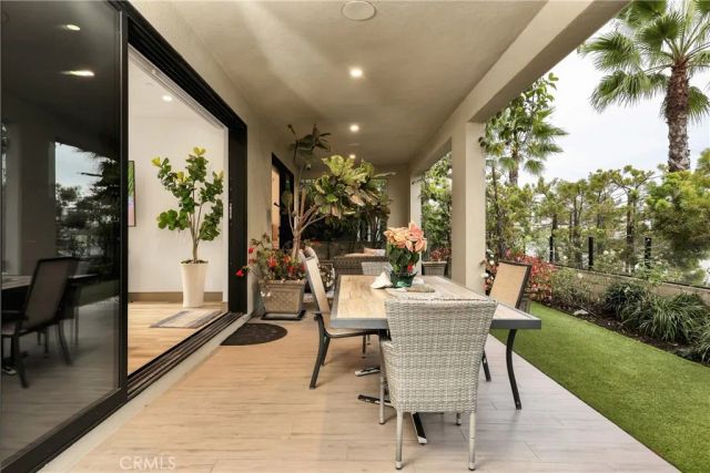 10 Ocean Place, Seal Beach, CA 90740