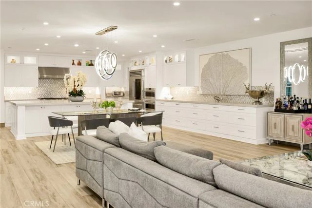 10 Ocean Place, Seal Beach, CA 90740