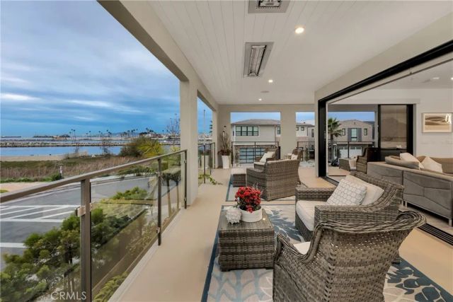 10 Ocean Place, Seal Beach, CA 90740