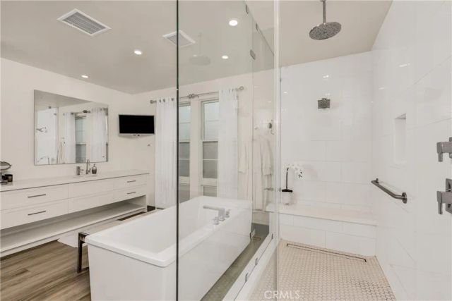 10 Ocean Place, Seal Beach, CA 90740