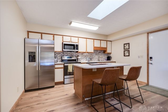 6724 Willow Creek Drive, Dayton, OH 45424