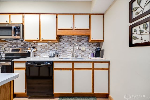 6724 Willow Creek Drive, Dayton, OH 45424