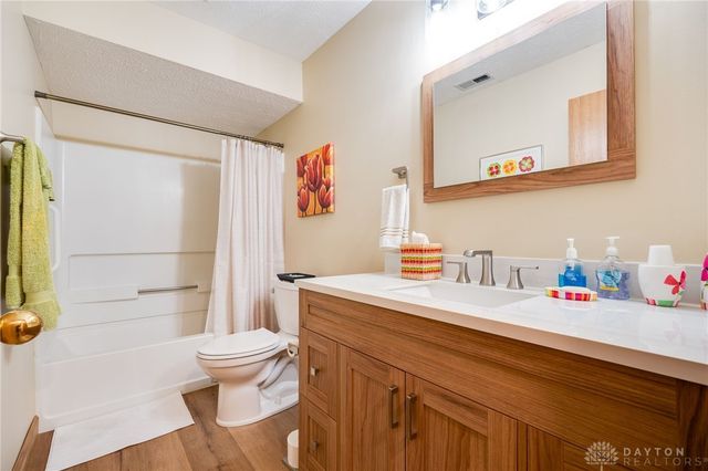 6724 Willow Creek Drive, Dayton, OH 45424