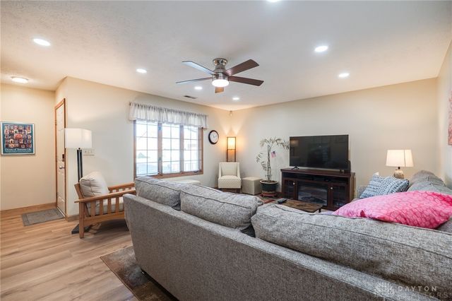 6724 Willow Creek Drive, Dayton, OH 45424