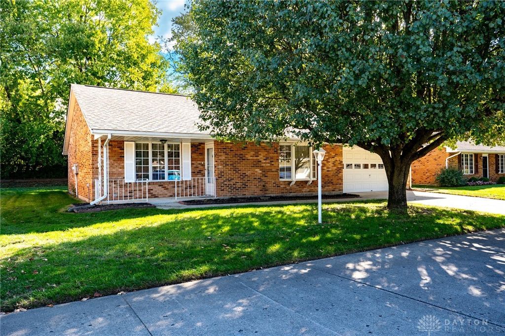 6724 Willow Creek Drive, Dayton, OH 45424