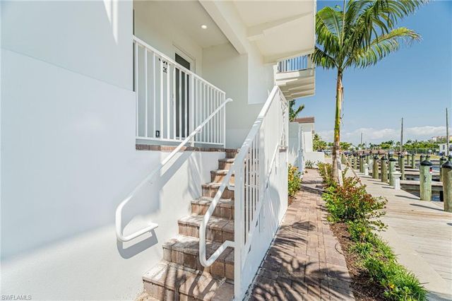 5816 Shell Cove DR, Cape Coral, FL 33914