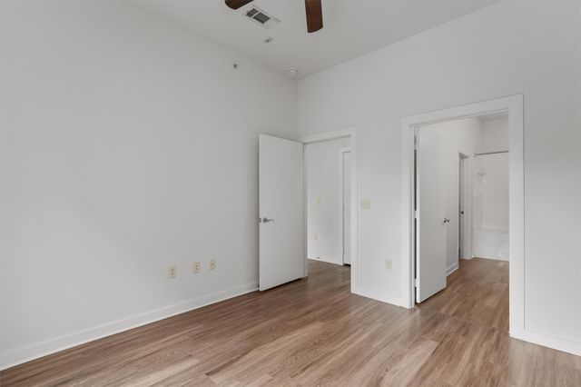 1900 Barton Springs RD 2027, Austin, TX 78704