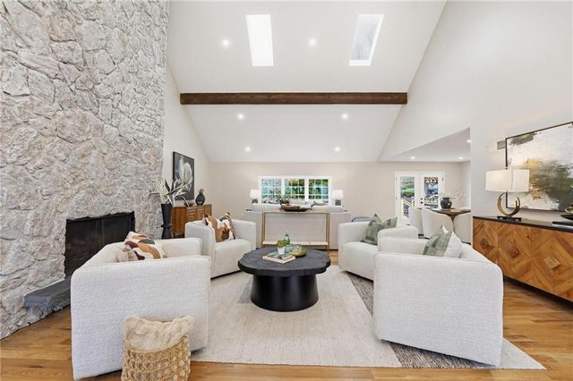 12614 Ensley Lane, Leawood, KS 66209