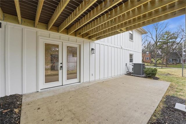 12614 Ensley Lane, Leawood, KS 66209