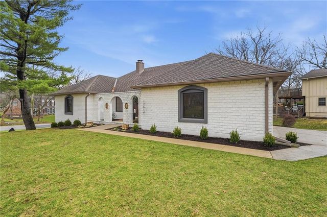 12614 Ensley Lane, Leawood, KS 66209