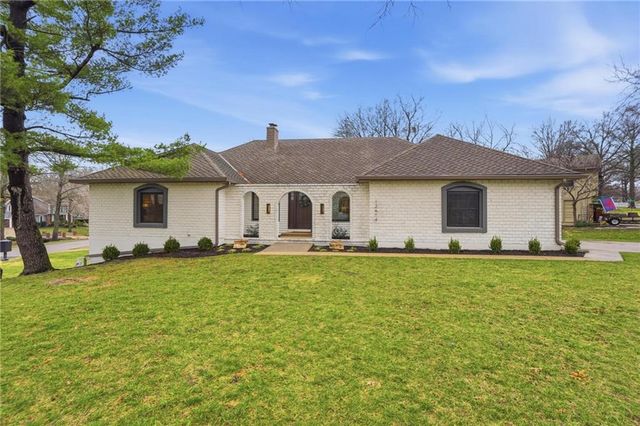 12614 Ensley Lane, Leawood, KS 66209