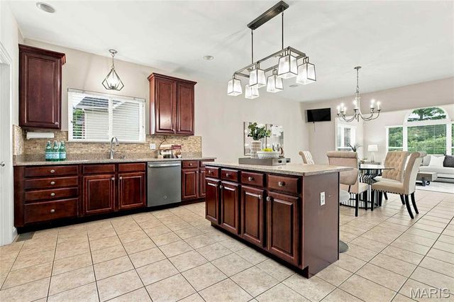 1316 Legacy Pointe Lane, Fenton, MO 63026